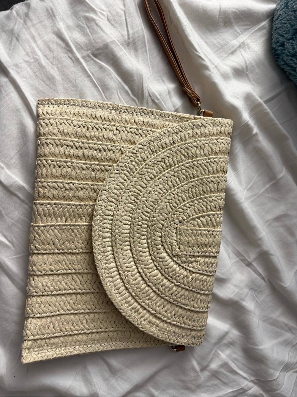 NWOT Woven Straw Wristlet Clutch in Cream